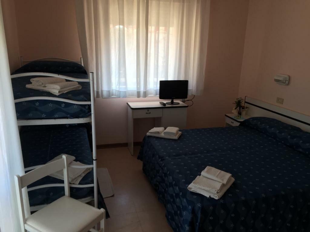 Hotel Ville De Paris Riccione Exteriör bild