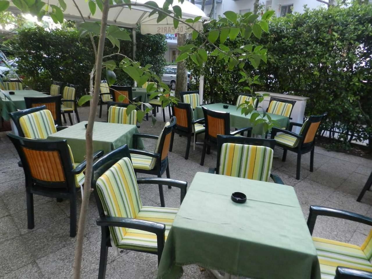 Hotel Ville De Paris Riccione Exteriör bild