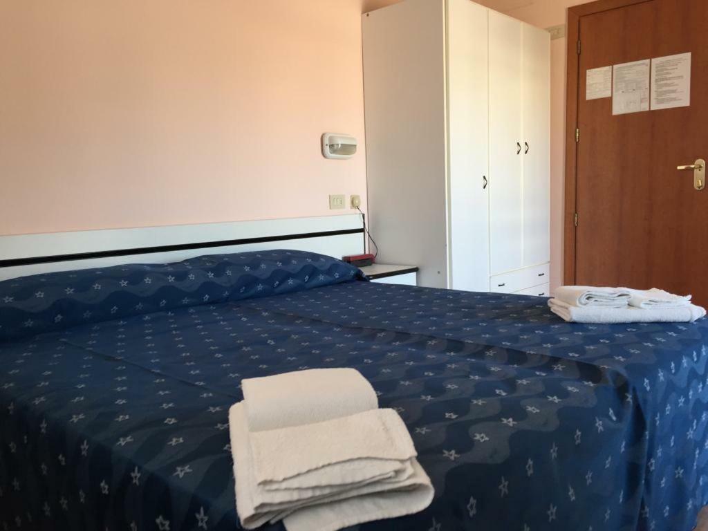 Hotel Ville De Paris Riccione Exteriör bild