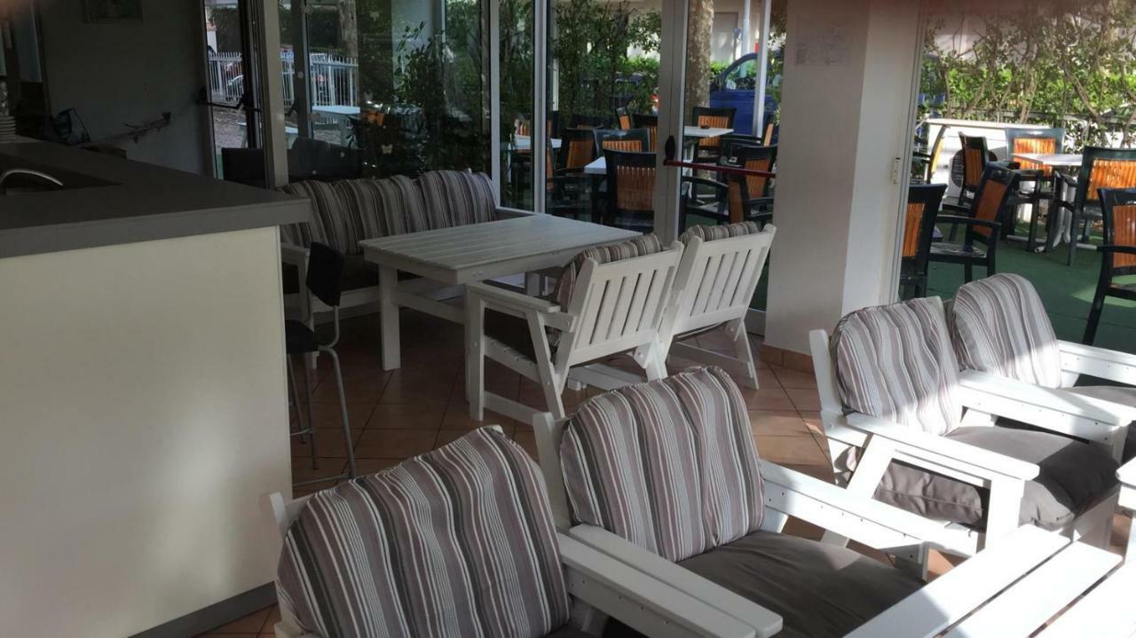 Hotel Ville De Paris Riccione Exteriör bild